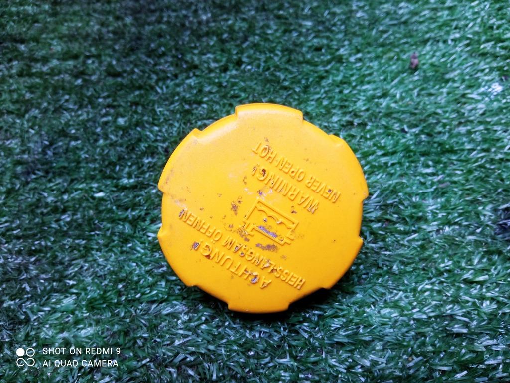 крышка расширительного бачка Opel Astra H рестайлинг (2006—2014) 2011, 1.8i Z18XER, 9202799 - фото №1