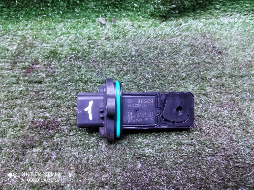 расходомер воздуха Opel Astra J (2009—2012) 2012, 1.4T A14NET, 13505433 - фото №1