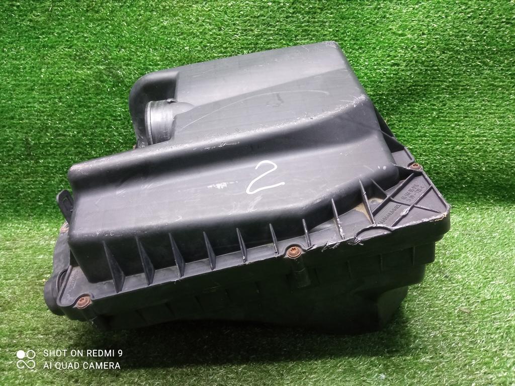 корпус воздушного фильтра Opel Astra H рестайлинг (2006—2014) 2011, 1.6i Z16XER, 55558311 - фото №1