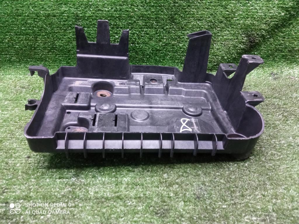 полка аккумулятора Opel Corsa D (2006—2010) 2009, 1.4i Z14XEP, 13296473 - фото №1