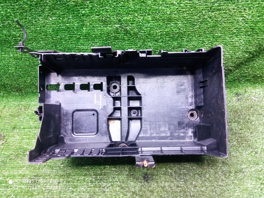полка аккумулятора Opel Astra J (2009—2012) 2011, 1.4T A14NET, 13354420 - фото №1