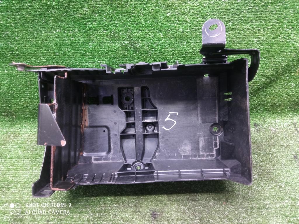 полка аккумулятора Opel Astra J (2009—2012) 2011, 1.4T A14NET, 13354420 - фото №1