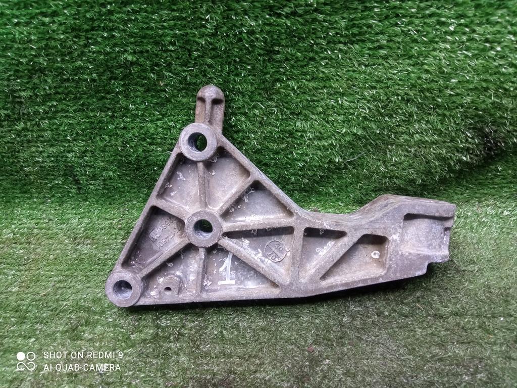 кронштейн двигателя Opel Astra H рестайлинг (2006—2014) 2011, 1.6i Z16XER, 13174501 - фото №1