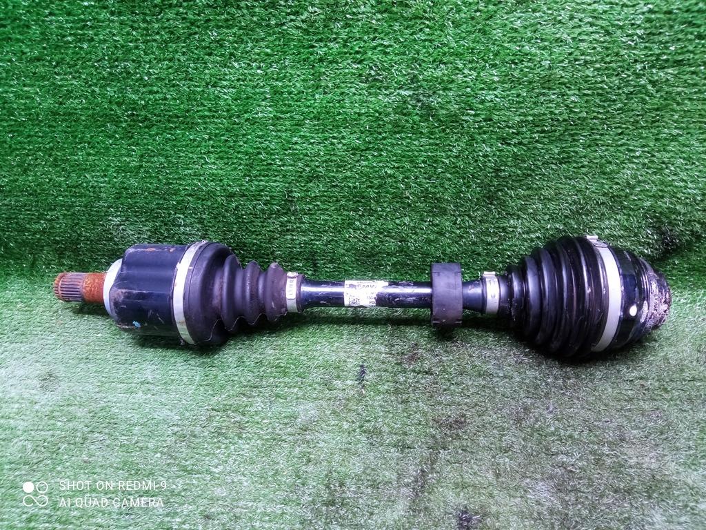 полуось передняя левая (приводной вал, ШРУС) BMW X1 F48 (2015—2019) 2018, 2.0T B48A20A, 31608482645 - фото №1