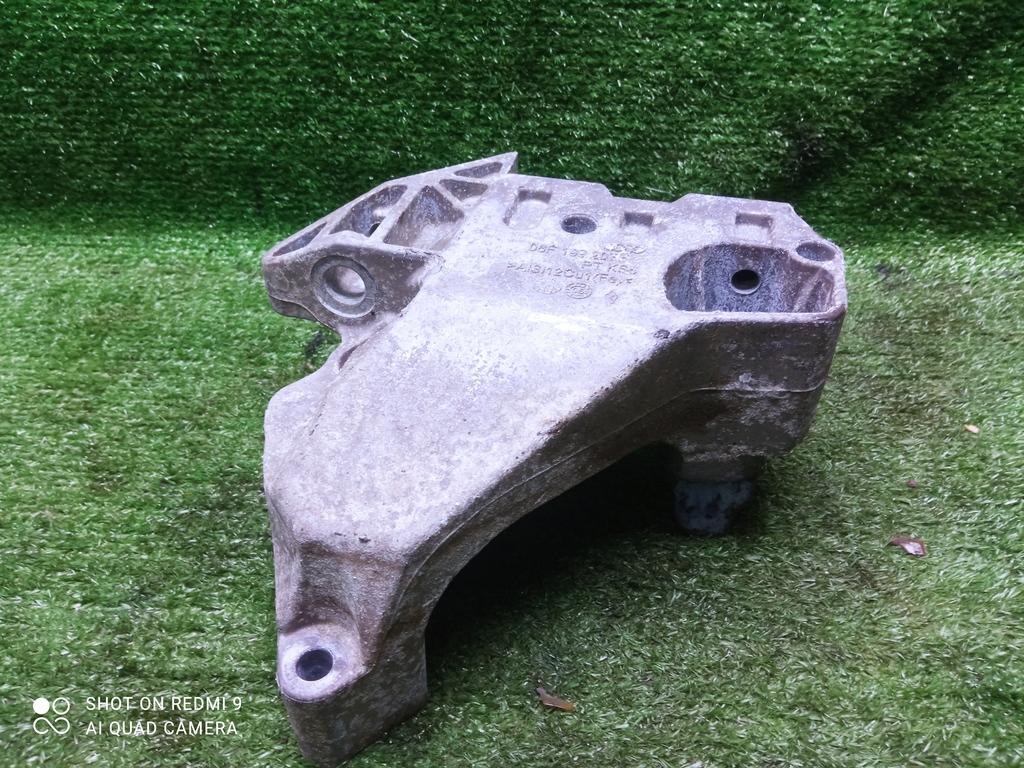 кронштейн двигателя Volkswagen Passat B6 (2005—2010) 2008, 2.0FSI BVY, 06F199207H - фото №1