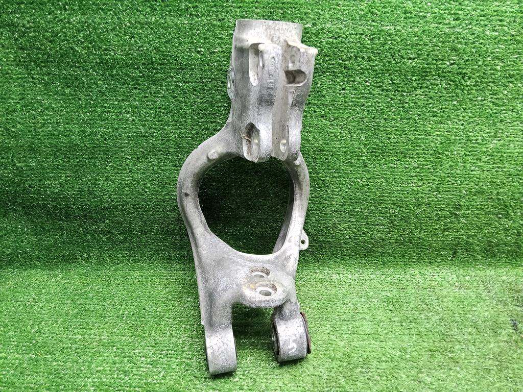 кронштейн амортизатора Opel Astra GTC J (2009—2012) 2012, 1.6T A16LET, 13248555 - фото №1