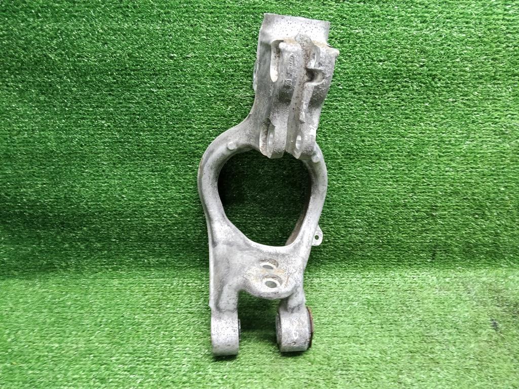 кронштейн амортизатора Opel Astra J рестайлинг (2012—2018) 2012, 1.6T A16LET, 13248555 - фото №1