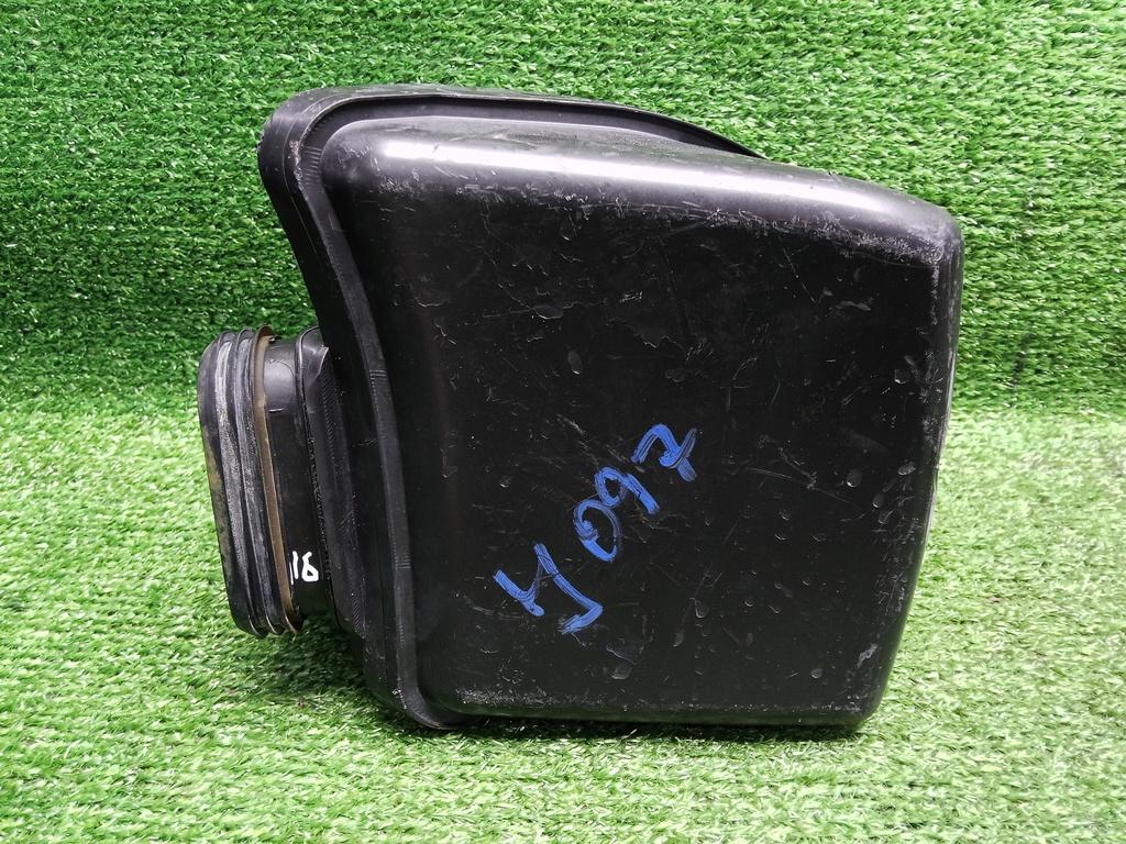 резонатор воздушного фильтра Opel Astra J рестайлинг (2012—2018), 1.4i A14XER, 13337770 - фото №1