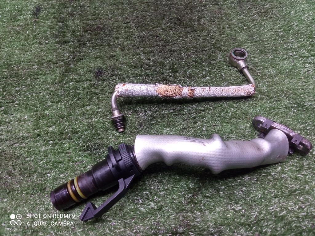 масляная трубка турбины Opel Astra J рестайлинг (2012—2018) 2014, 1.4T A14NET, 55569839 - фото №1