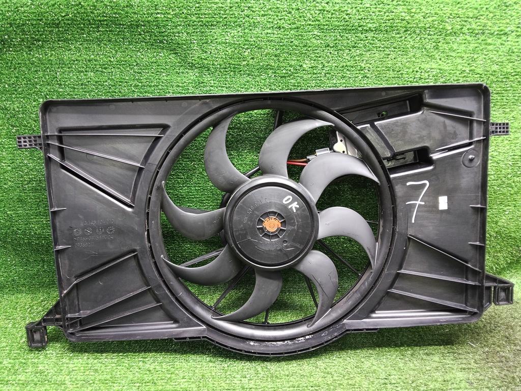 вентилятор радиатора Ford Focus III (2011—2015) 2011, 8V618C607FC - фото №1