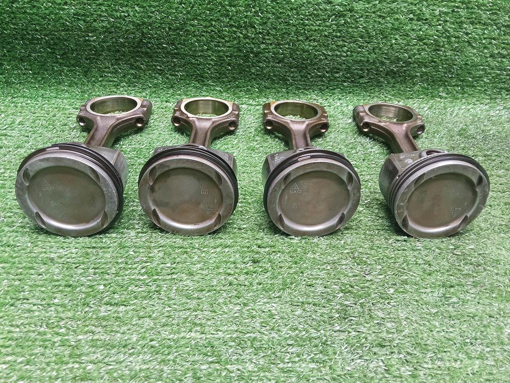 поршень Opel Astra J рестайлинг (2012—2018) 2012, 1.4T A14NET, 55580179 - фото №1