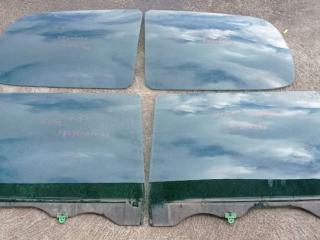 комплект задних стекол Nissan Serena С23 [рестайлинг] 1996, 1.6 л., бензин, МКПП, минивэн