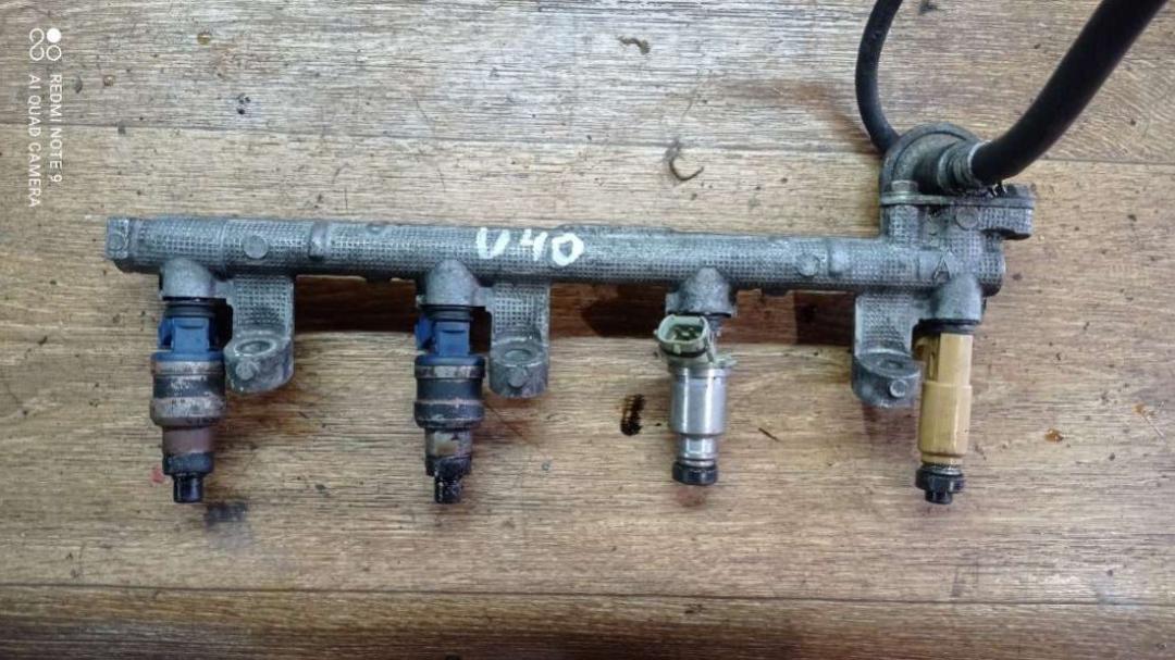 форсунка Toyota Carina T190 1995, 1.6 л., бензин, МКПП, седан - фото №1