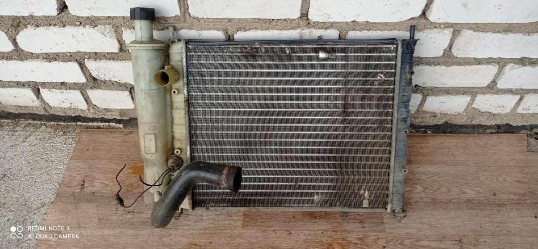 радиатор (основной) Fiat Brava 1 поколение 1996, 1.4 л., бензин, МКПП, хетчбэк 5 дв. - фото №1