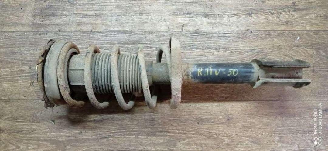 стойка передняя правая Opel Corsa A 1992, 1.2 л., бензин, МКПП, хетчбэк 5 дв. - фото №1