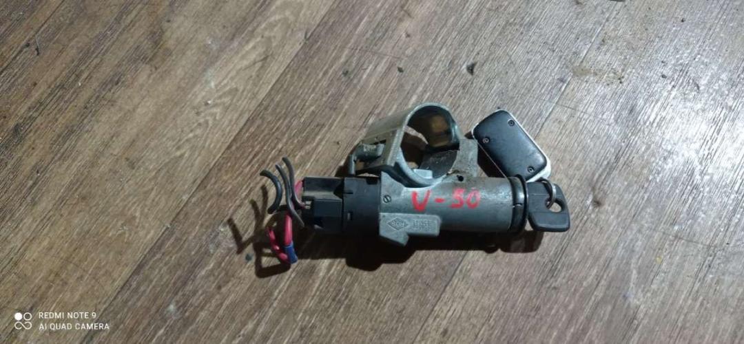 замок зажигания Opel Corsa A 1992, 1.2 л., бензин, МКПП, хетчбэк 5 дв. - фото №1