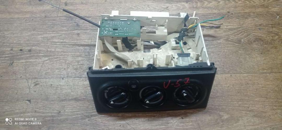 блок управления печки / климат-контроля Renault Laguna 1 поколение 1996, 1.8 л., бензин, МКПП, хетчбэк 5 дв. - фото №1