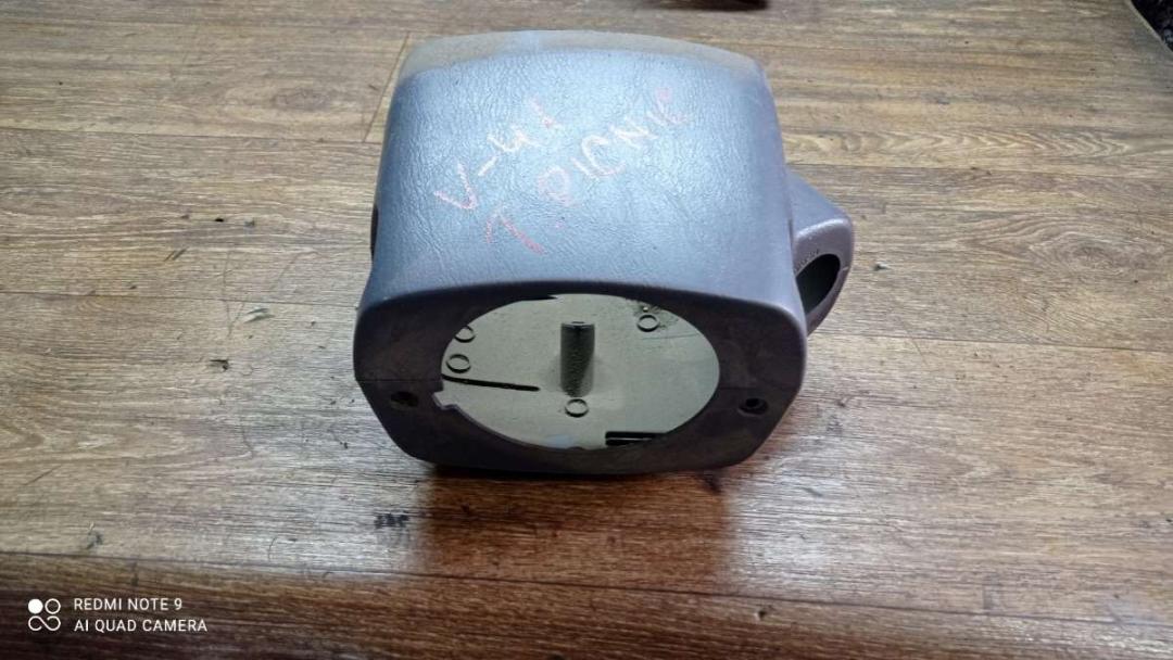 кожух рулевой колонки Toyota Picnic 1 поколение 1998, 2.0 л., бензин, МКПП, минивэн - фото №1