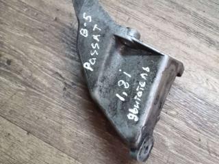 кронштейн двигателя Volkswagen Passat B5 1998, 1.8 л., бензин