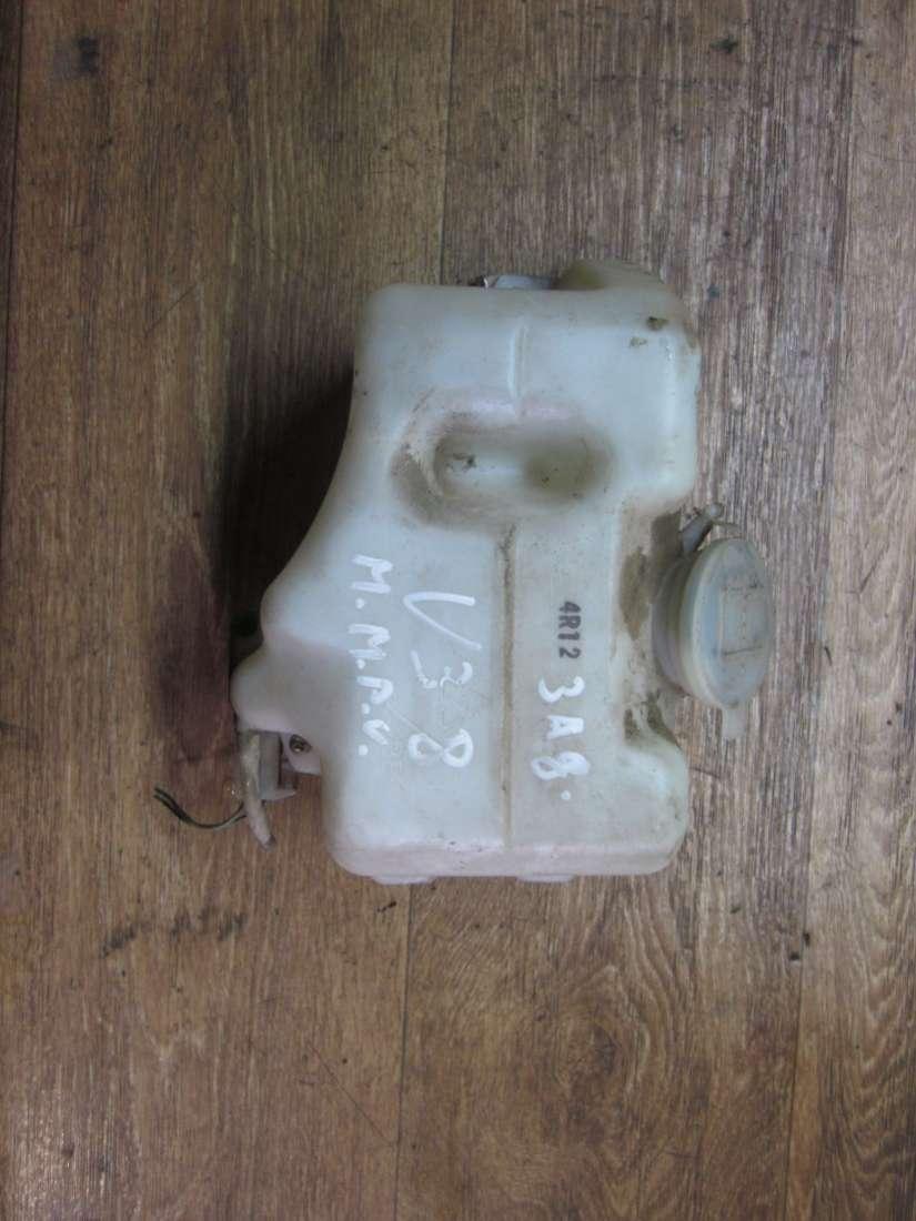 бачок омывателя Mazda MPV 1 1998, 2.5 л., дизель, МКПП - фото №1