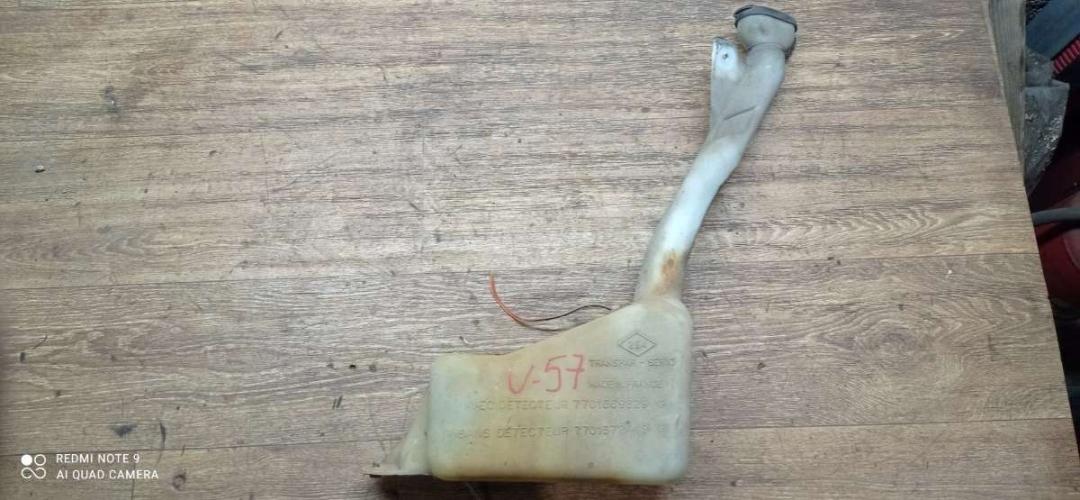 бачок омывателя Renault Laguna 1 поколение 1996, 1.8 л., бензин, МКПП, хетчбэк 5 дв. - фото №1