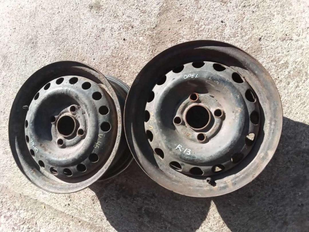 диск штампованный Opel Astra F 1993, 1.6 л., бензин, МКПП, седан - фото №1