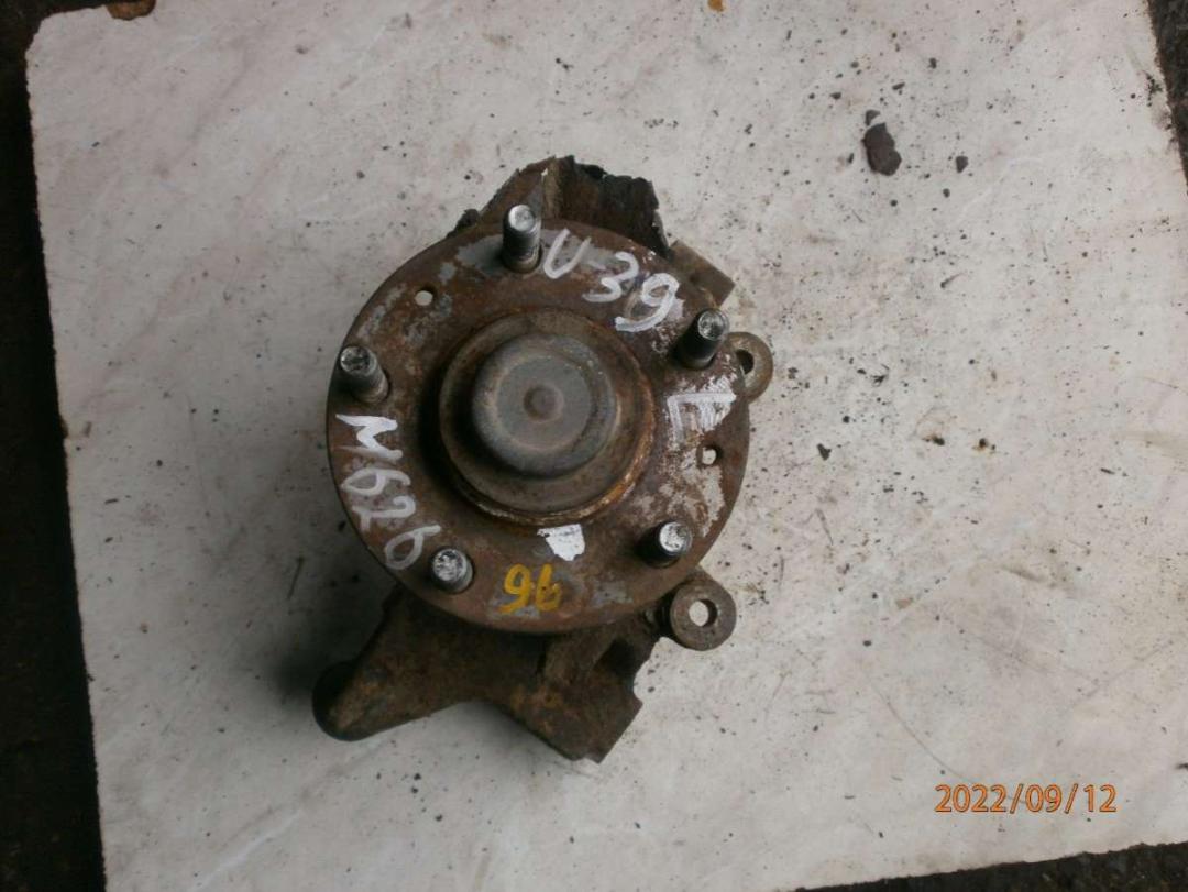 ступица задняя левая Mazda 626 GE 1996, 2.0 л., TD, дизель, МКПП, седан - фото №1