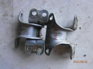 петля двери Mitsubishi L300 2 поколение 1990, 2.5 л., дизель, МКПП, минивэн