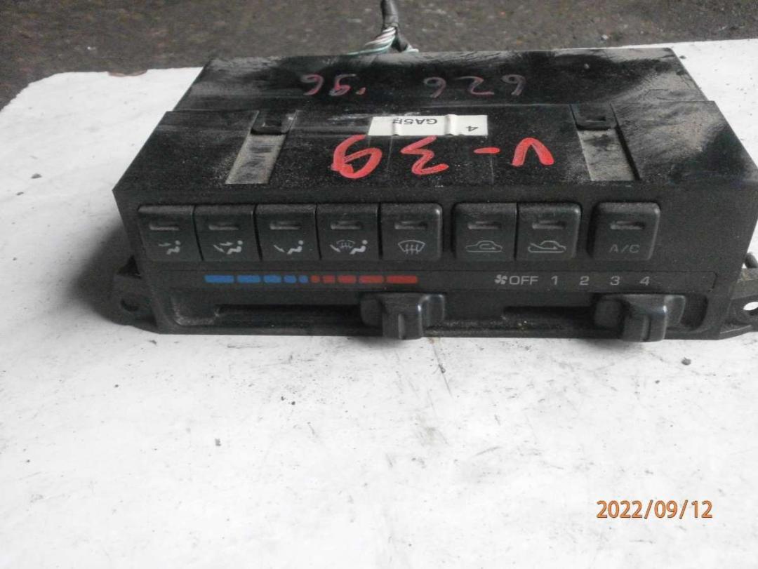 блок управления печки / климат-контроля Mazda 626 GE 1996, 2.0 л., TD, дизель, МКПП, седан - фото №1