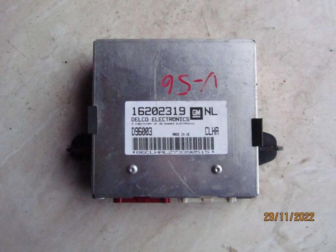 блок управления двигателем Opel Vectra B 1998, 1.6 л., бензин, МКПП, седан, 16202319 - фото №1