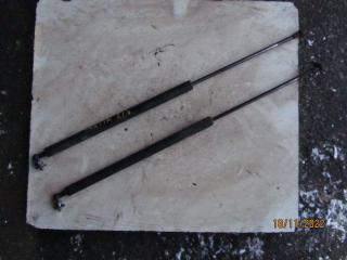 Амортизатор бардачка Citroen Xantia 1 поколение [рестайлинг] 1999, 1.8 л., бензин, МКПП, хетчбэк 5 дв.