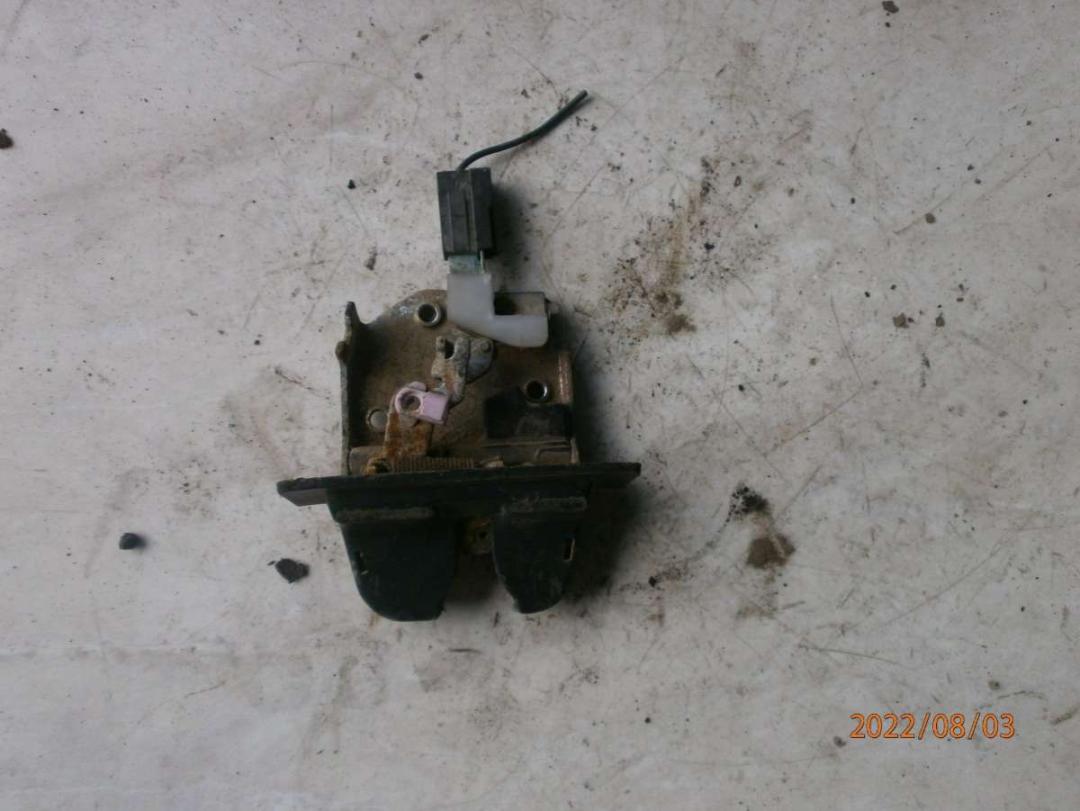 замок багажника Honda Accord 5 поколение 1994, 2.0 л., бензин, МКПП, седан - фото №1