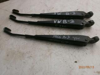 щеткодержатель задний Volkswagen Passat B3 1993, универсал