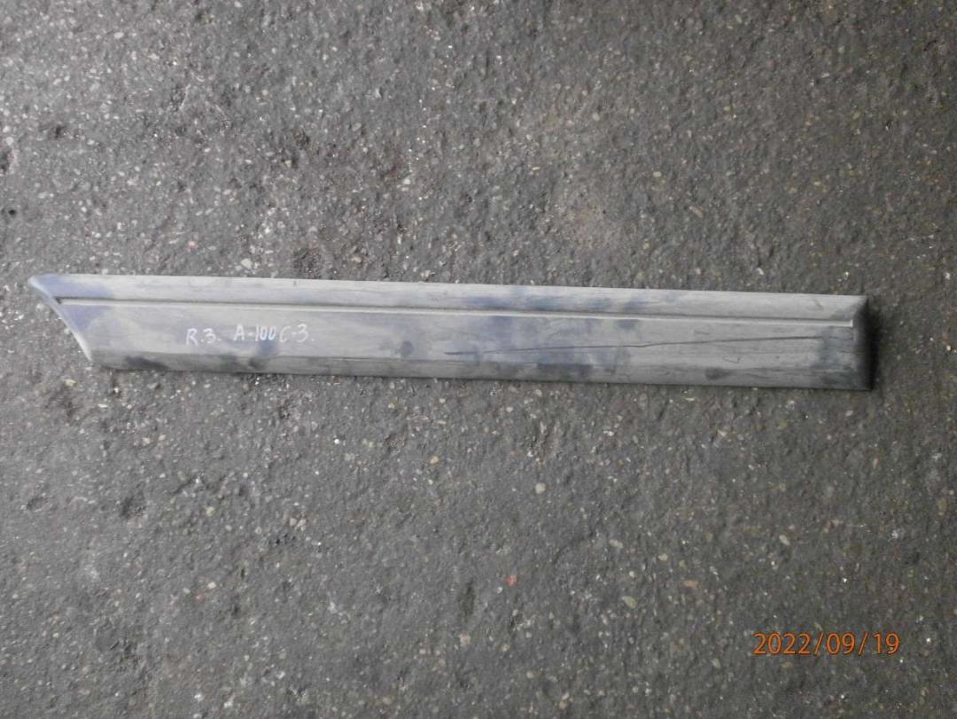 накладка двери (крышки) багажника Audi 100 C3 1990, седан - фото №1