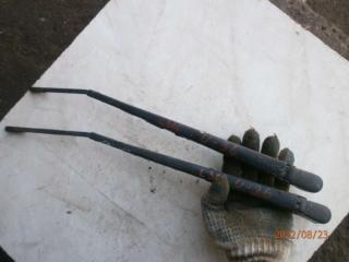 щеткодержатель (поводок стеклоочистителя, дворник) Mitsubishi L300 2 поколение 1990, 2.5 л., дизель, МКПП, минивэн