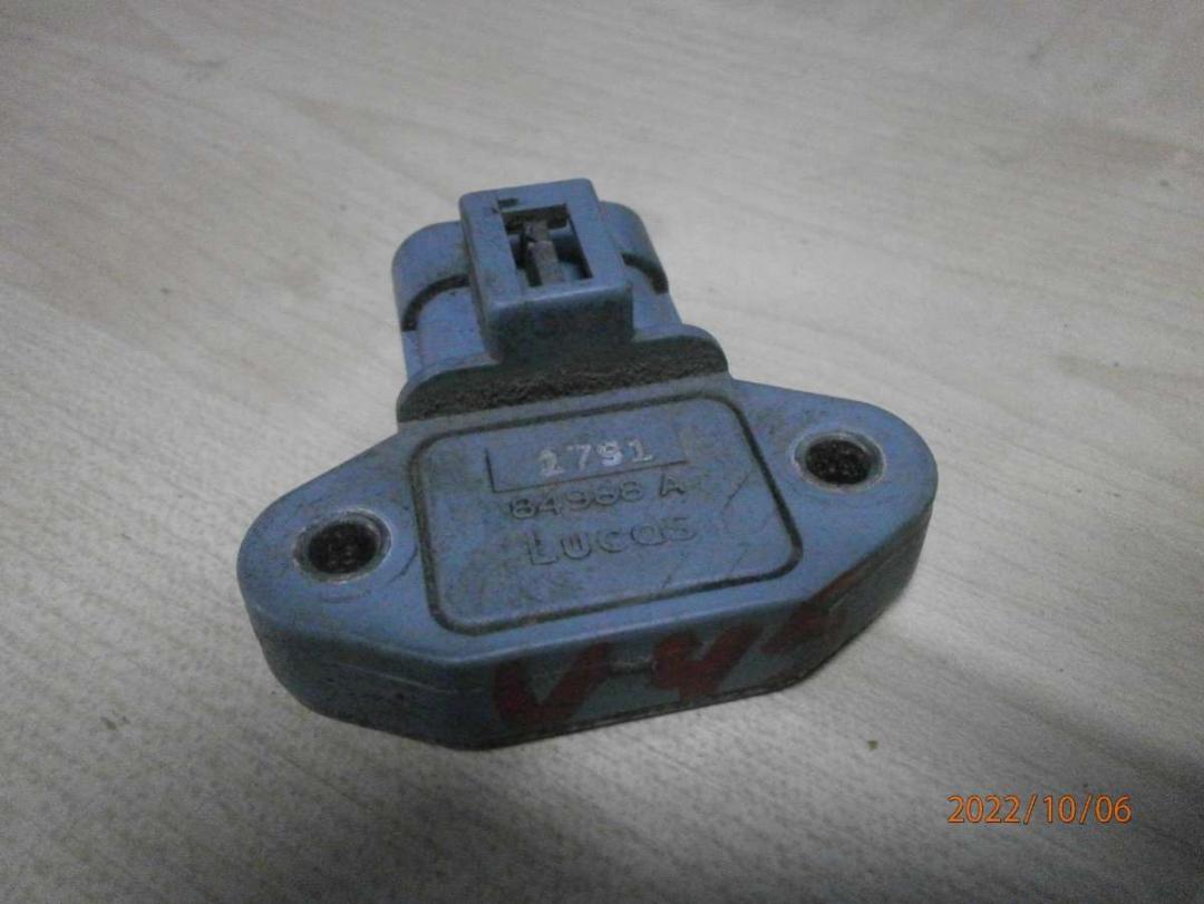 коммутатор зажигания Nissan Primera P10 1994, 1.6 л., бензин, МКПП, седан, 84988A - фото №1