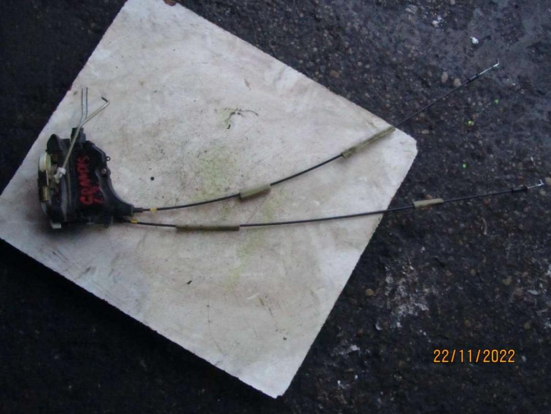 замок двери задней левой Mitsubishi Grandis 1 поколение 2006, 2.4 л., бензин, минивэн - фото №1