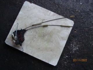 замок двери задней правой Mitsubishi Grandis 1 поколение 2006, 2.4 л., бензин, минивэн