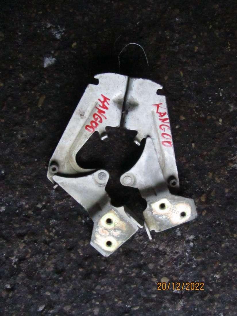 петля капота Renault Kangoo 2 1999 - фото №1