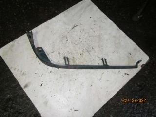 ресничка (ус) правой фары Rover 400 Series 1 поколение (R8) 1992, 1.4 л., бензин, МКПП, седан