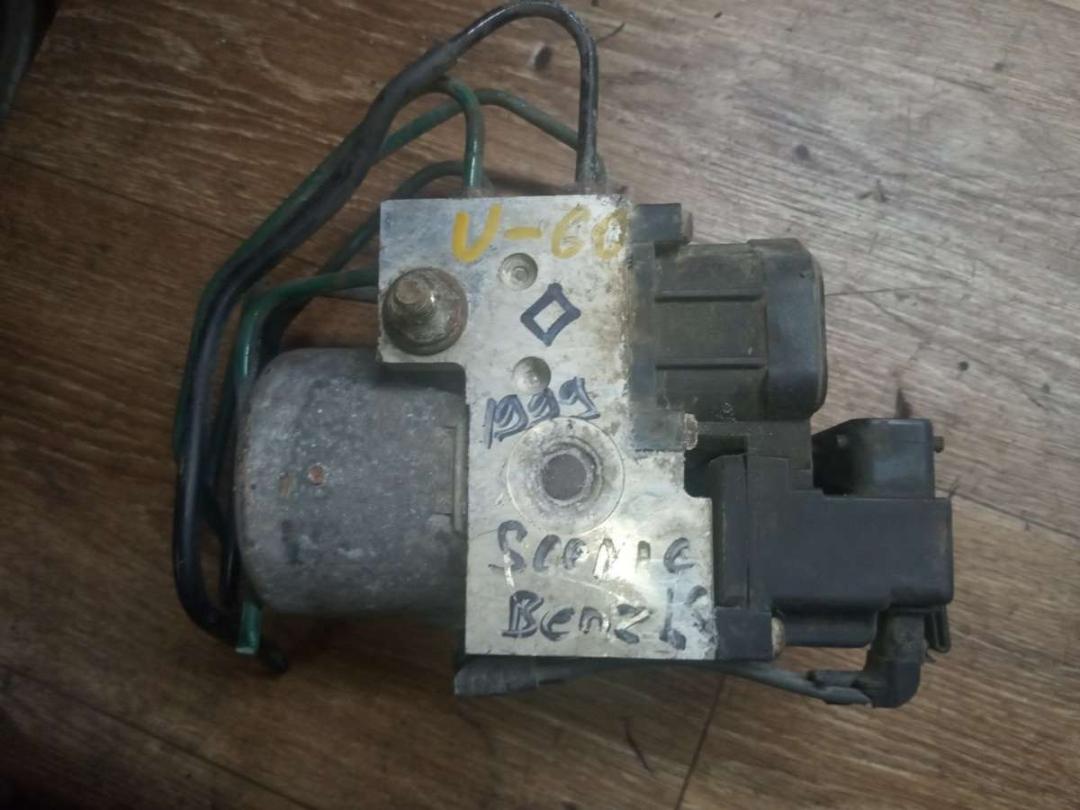 блок ABS Renault Scenic 1 поколение 1999, 1.6 л., бензин, МКПП, минивэн, 0273004395 - фото №1