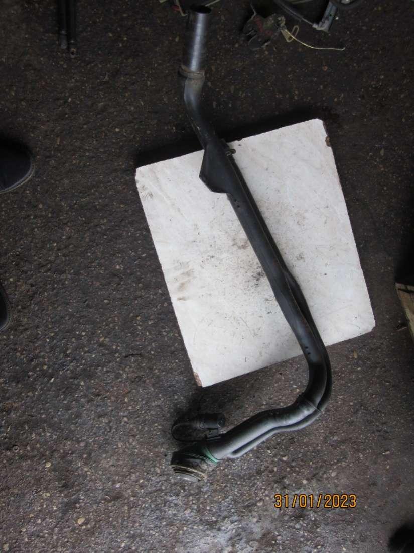 горловина топливного бака Ford Escort 5 поколение 1992, 1.4 л., бензин, МКПП, хетчбэк 5 дв. - фото №1