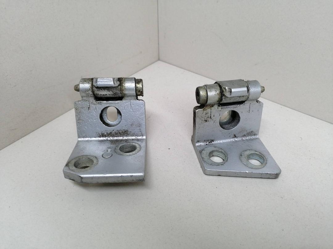 петля двери Citroen Xsara Picasso 1 поколение 2004, 2.0 л., HDi, RHY (DW10TD), дизель, МКПП, серебристый, передний привод - фото №1