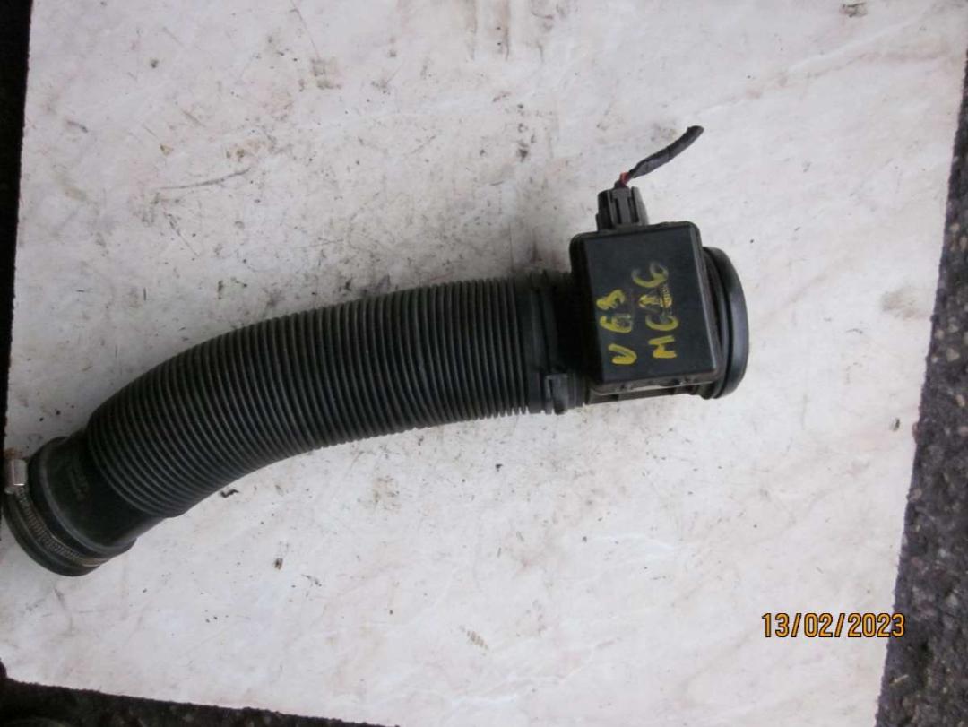 расходомер воздуха Mazda 626 GE 1995, 1.8 л., бензин, МКПП, седан - фото №1