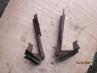 петля капота Mazda 626 GE 1995, 1.8 л., бензин, МКПП, седан