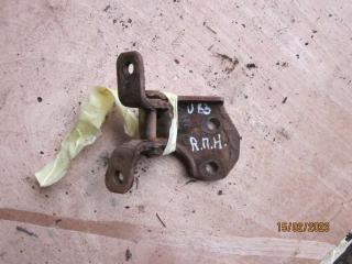 петля двери Mazda 626 GE 1995, 1.8 л., бензин, МКПП, седан