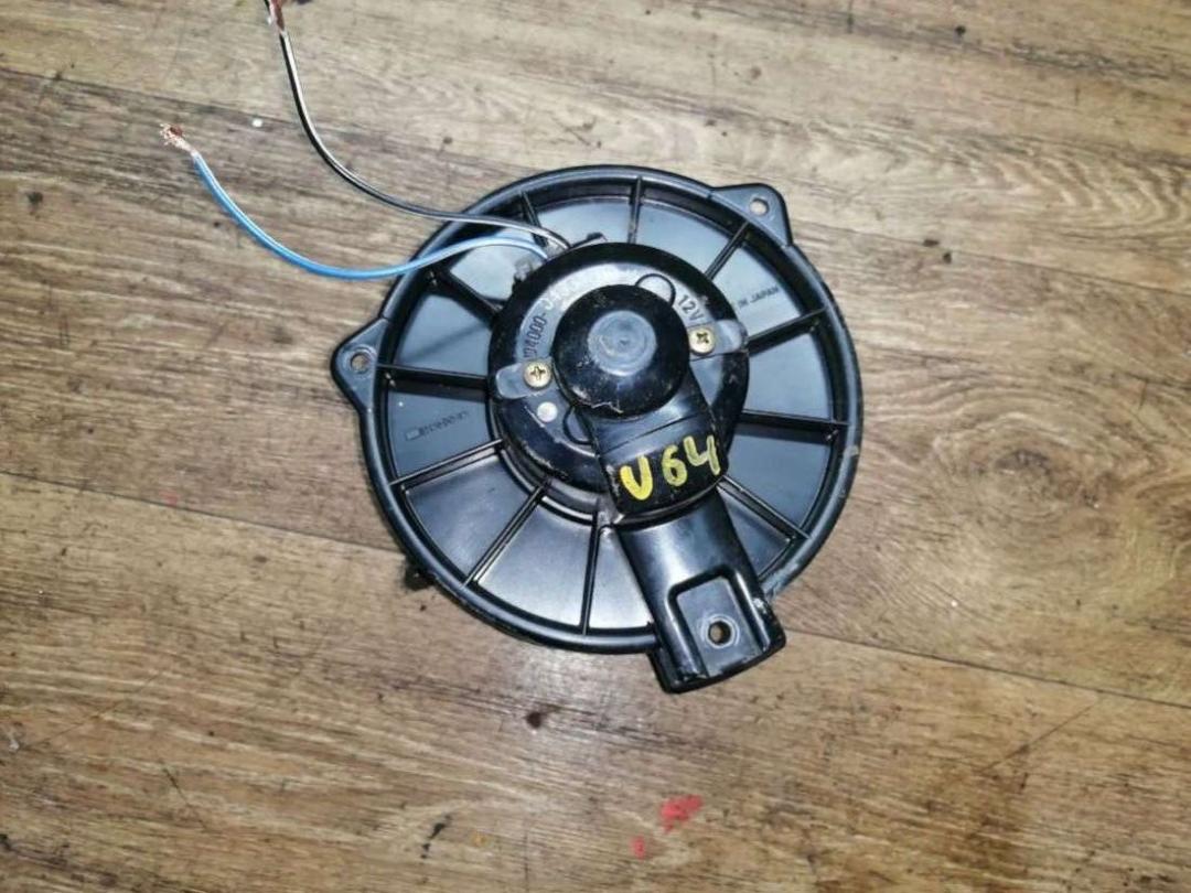 моторчик печки Mitsubishi Lancer 7 1994, 1.6 л., бензин, МКПП, универсал - фото №1