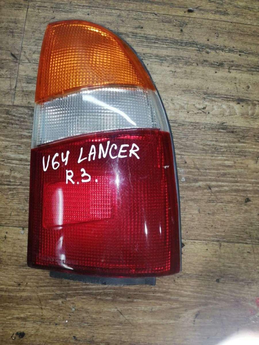фонарь задний правый Mitsubishi Lancer 7 1994, 1.6 л., бензин, МКПП, универсал - фото №1