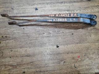 щеткодержатель (поводок стеклоочистителя, дворник) Mitsubishi Lancer 7 1994, 1.6 л., бензин, МКПП, универсал