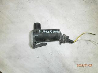 насос (моторчик) омывателя стекла Ford Fusion 1 поколение 2004, 1.4 л., i, бензин, МКПП, хетчбэк 5 дв.